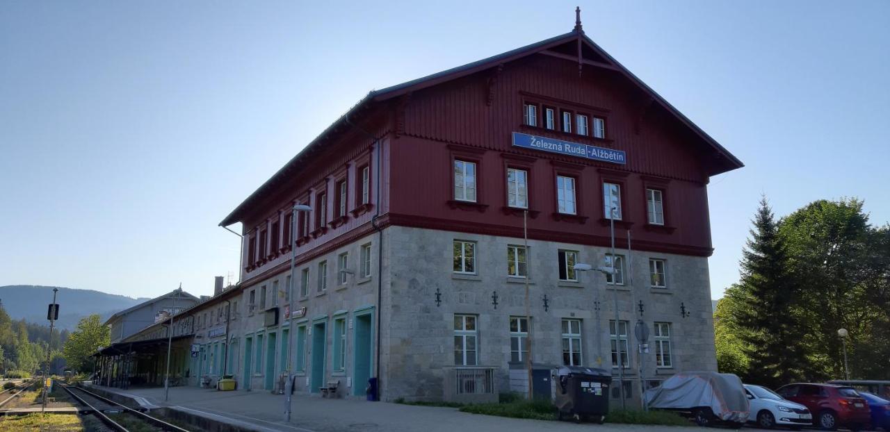 Dopravna Alzbetin Aparthotel Železná Ruda Екстериор снимка